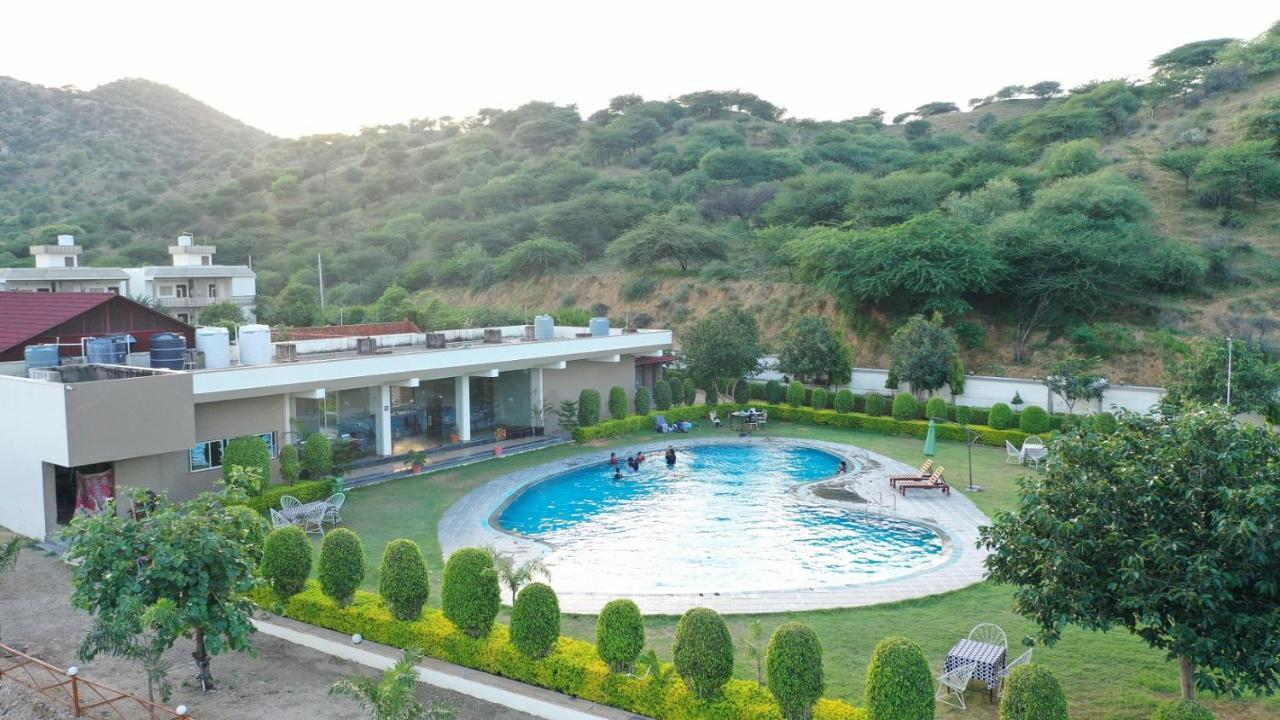 Amar Bagh Resort พุชการ์ ภายนอก รูปภาพ