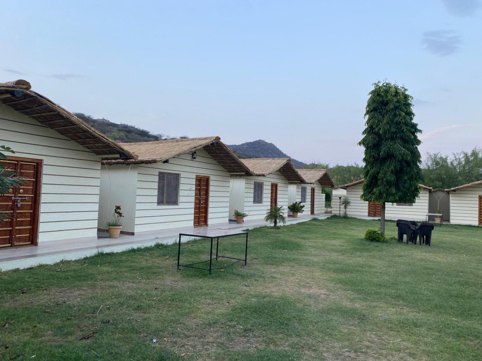 Amar Bagh Resort พุชการ์ ภายนอก รูปภาพ