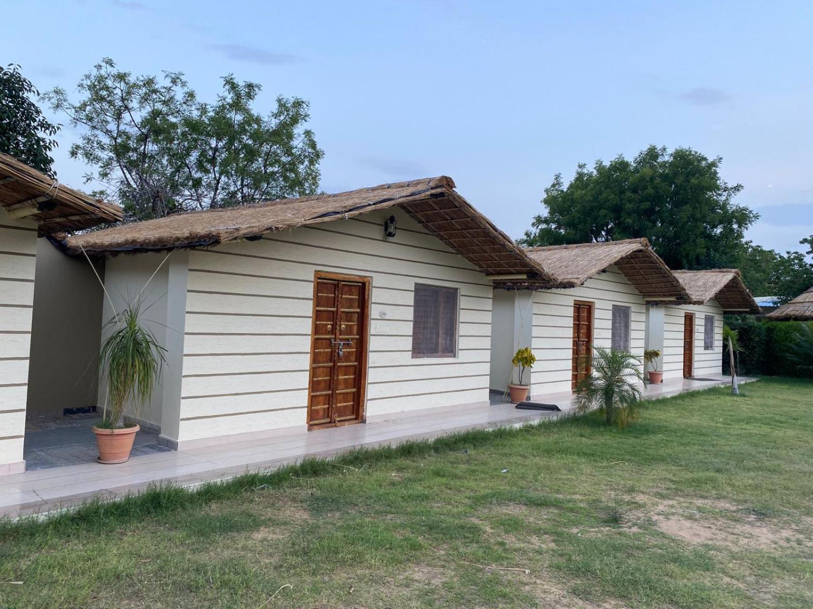 Amar Bagh Resort พุชการ์ ภายนอก รูปภาพ