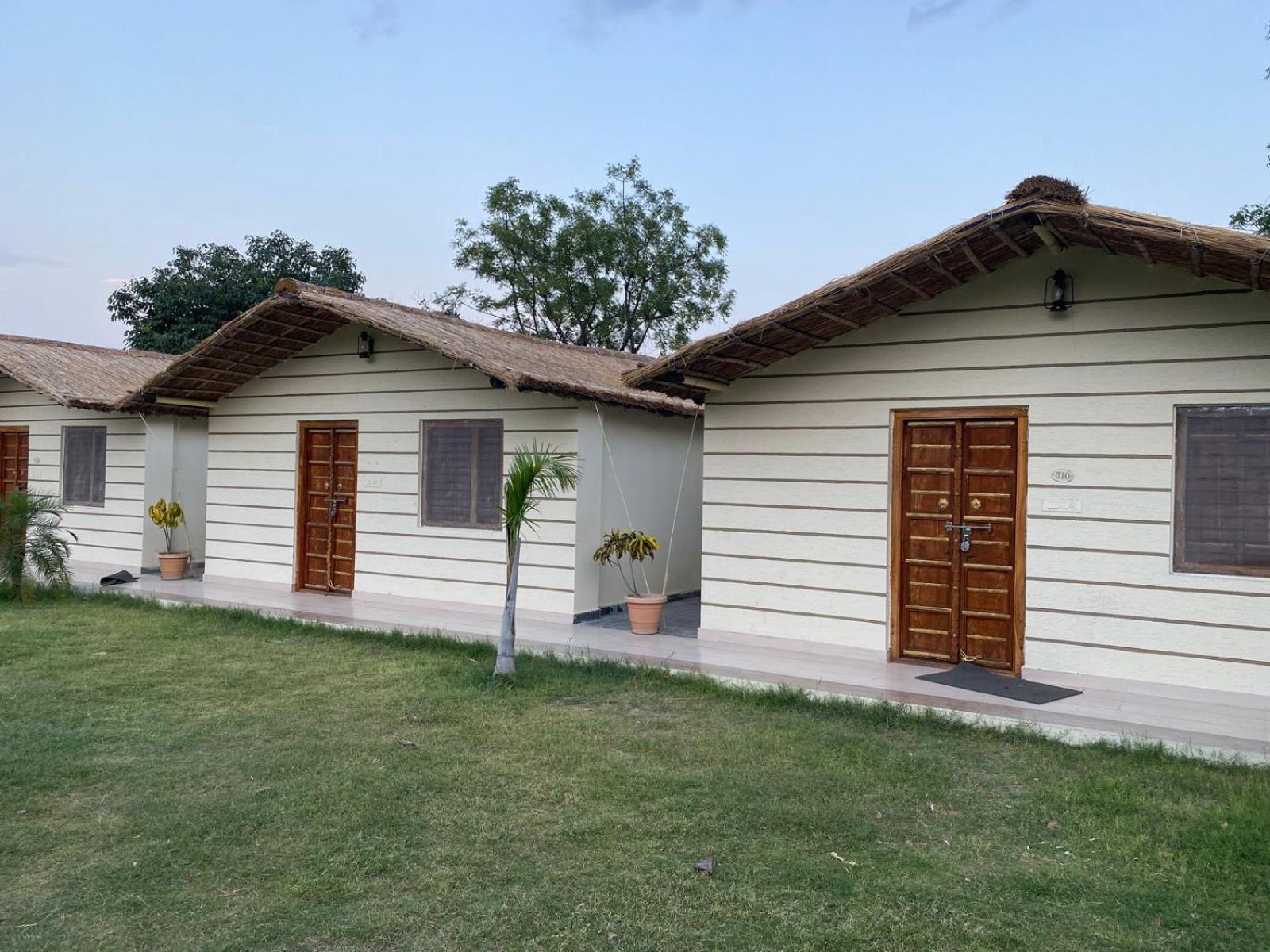 Amar Bagh Resort พุชการ์ ภายนอก รูปภาพ